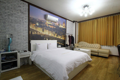 Cherbourg Hotel Cheonan Esterno foto