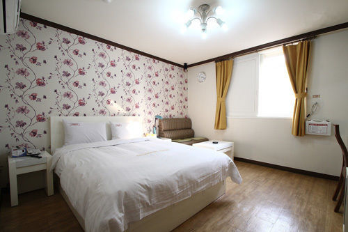Cherbourg Hotel Cheonan Esterno foto