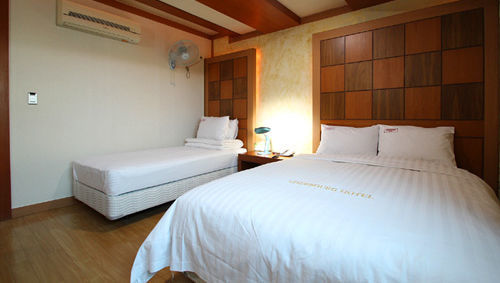 Cherbourg Hotel Cheonan Esterno foto