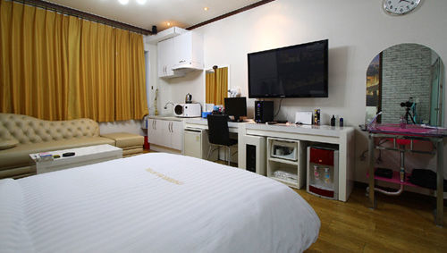 Cherbourg Hotel Cheonan Esterno foto